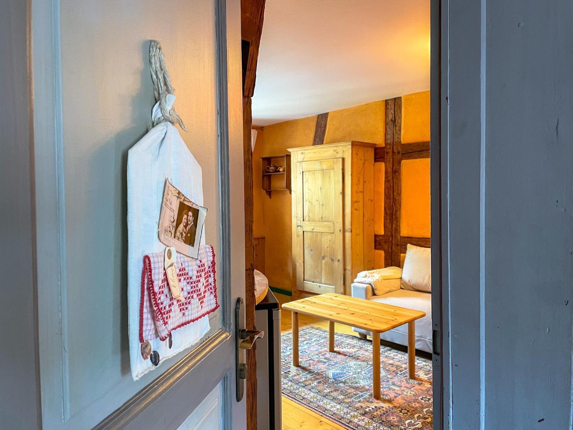 Apartment La Maison Bleue - Historic House In The Heart Of