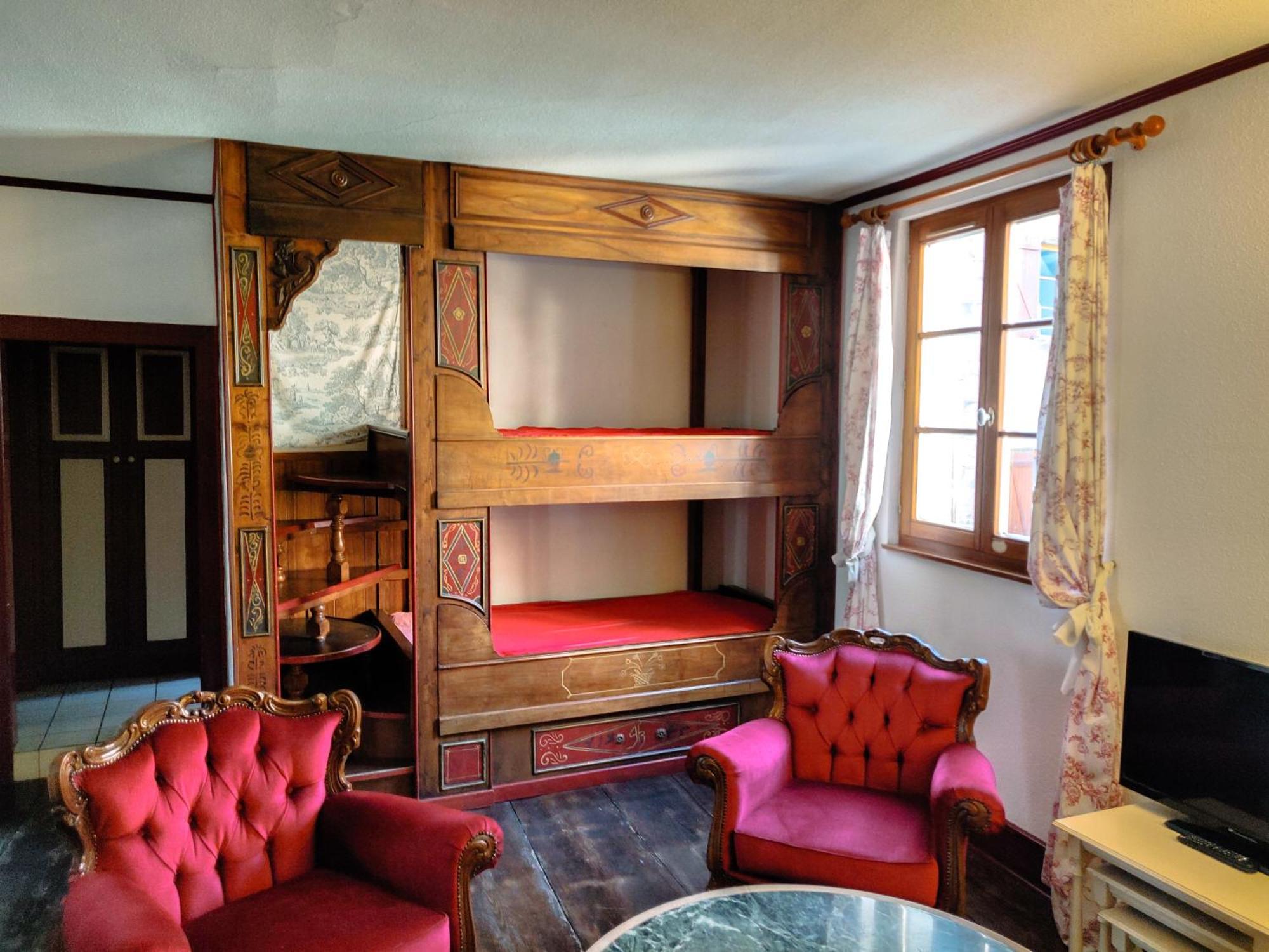 Apartment La Maison Bleue - Historic House In The Heart Of