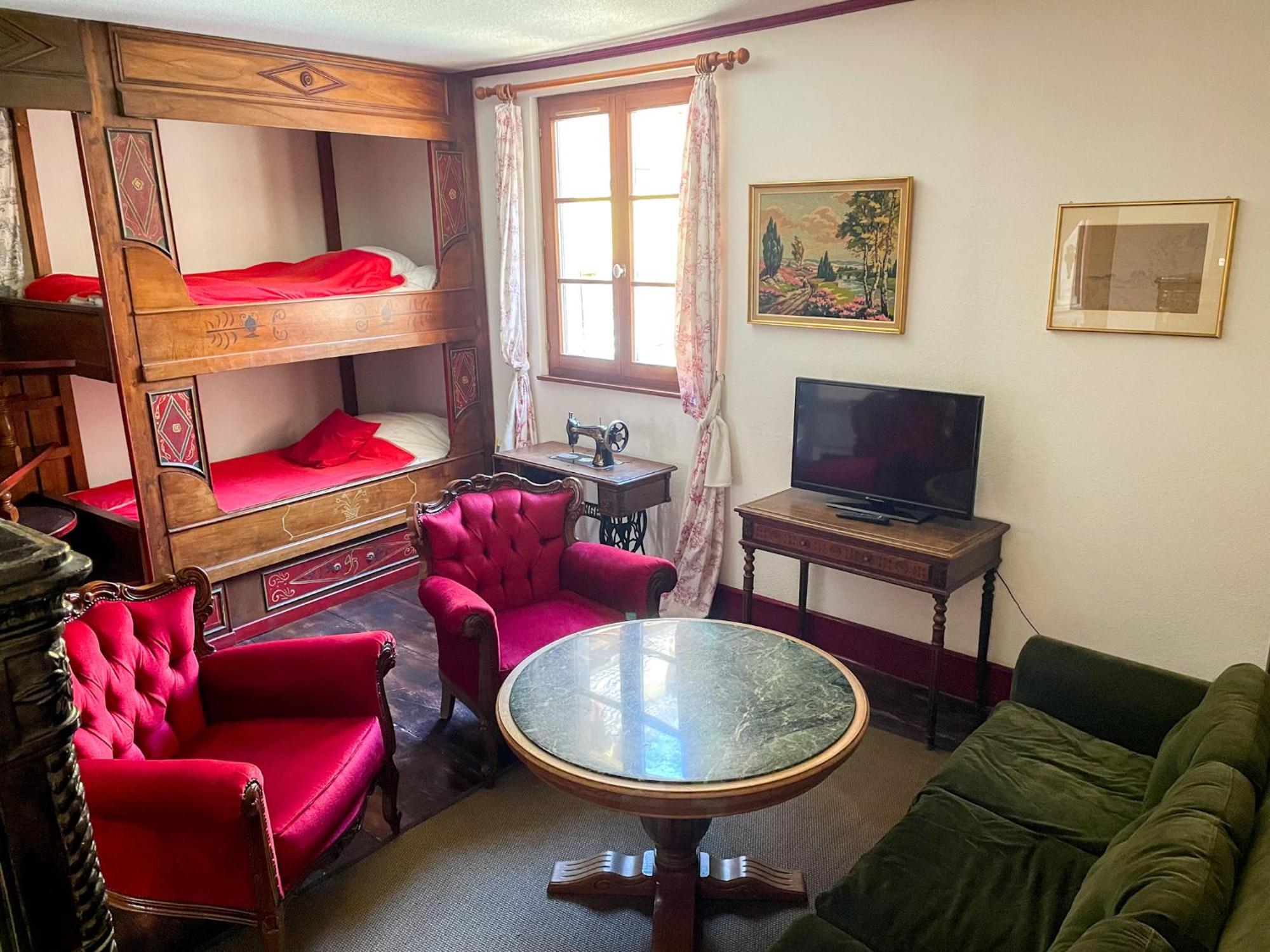 La Maison Bleue - Historic House In The Heart Of