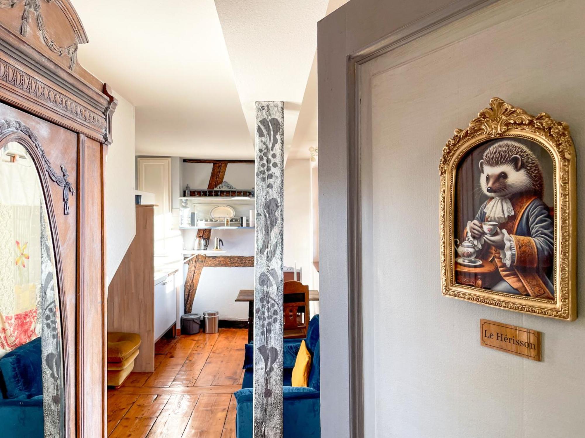 Apartment La Maison Bleue - Historic House In The Heart Of