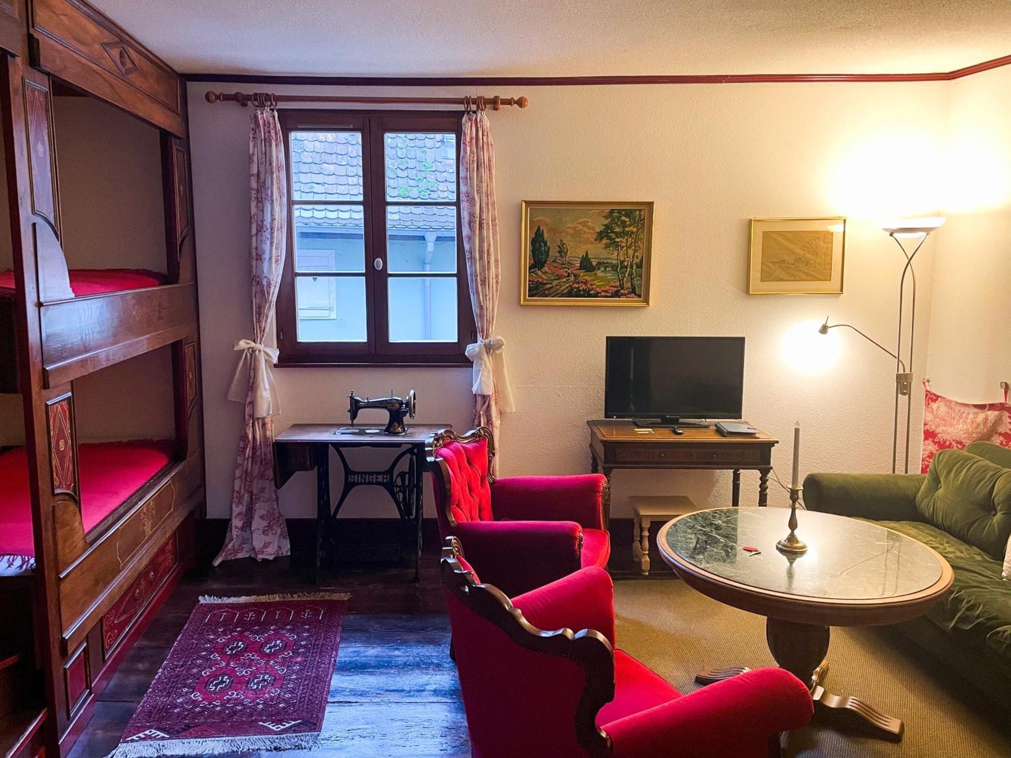 La Maison Bleue - Historic House In The Heart Of